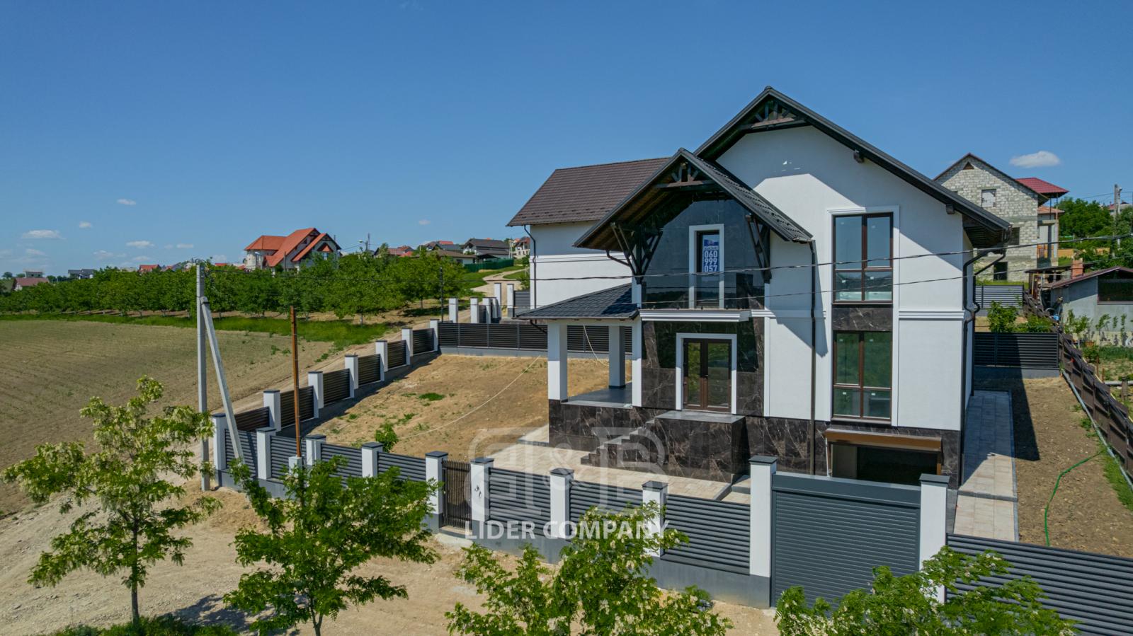 Casă spațioasă de vânzare în comuna Cruzești, ideală pentru familie