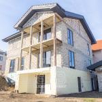 De vânzare casă spațioasă cu 3 nivele - Ialoveni