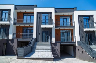 Townhouse spațios cu 2 nivele de vânzare - or. Codru