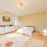 De vânzare apartament cu 3 camere și living - Ciocana
